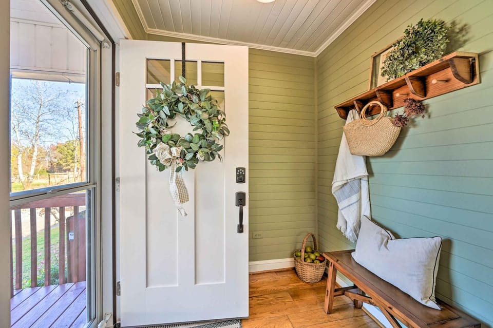 Farmhouse Cottage on 10 Acres: Trails On-Site House in North Carolina