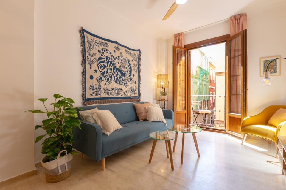 Balcony/Terrace, Living room, Street view, fireplace, internet, air conditioner