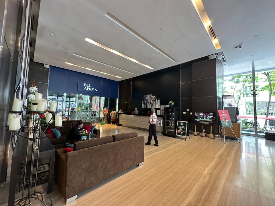 Lounge or bar, Seating area