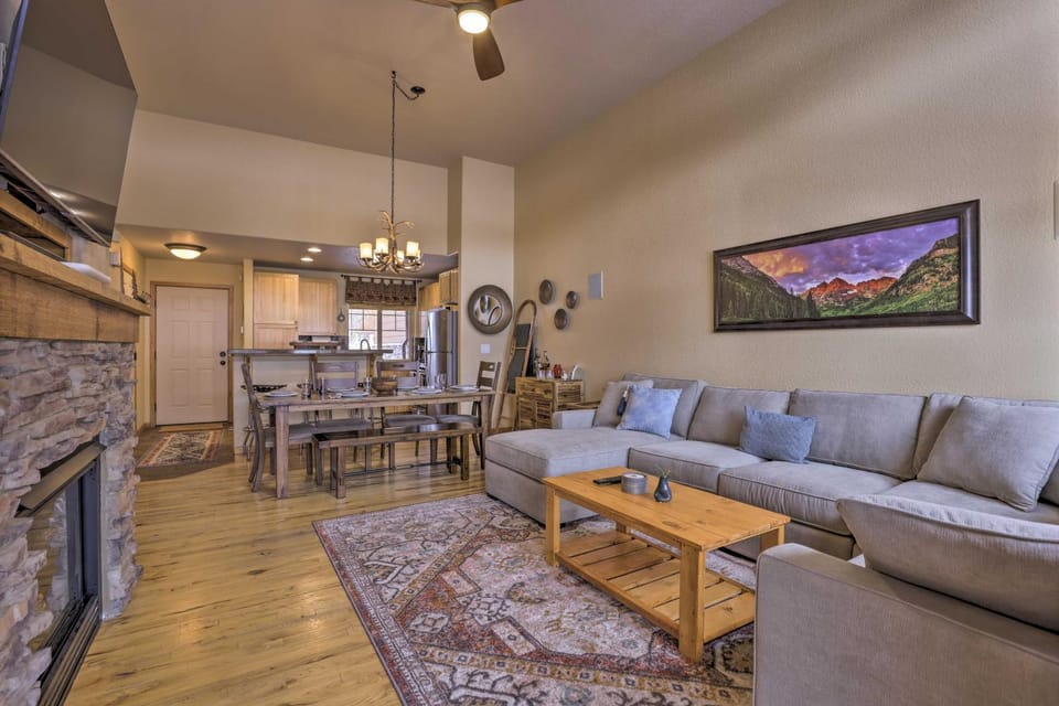 Gorgeous Fraser Townhome w/ Private Hot Tub! House in Fraser