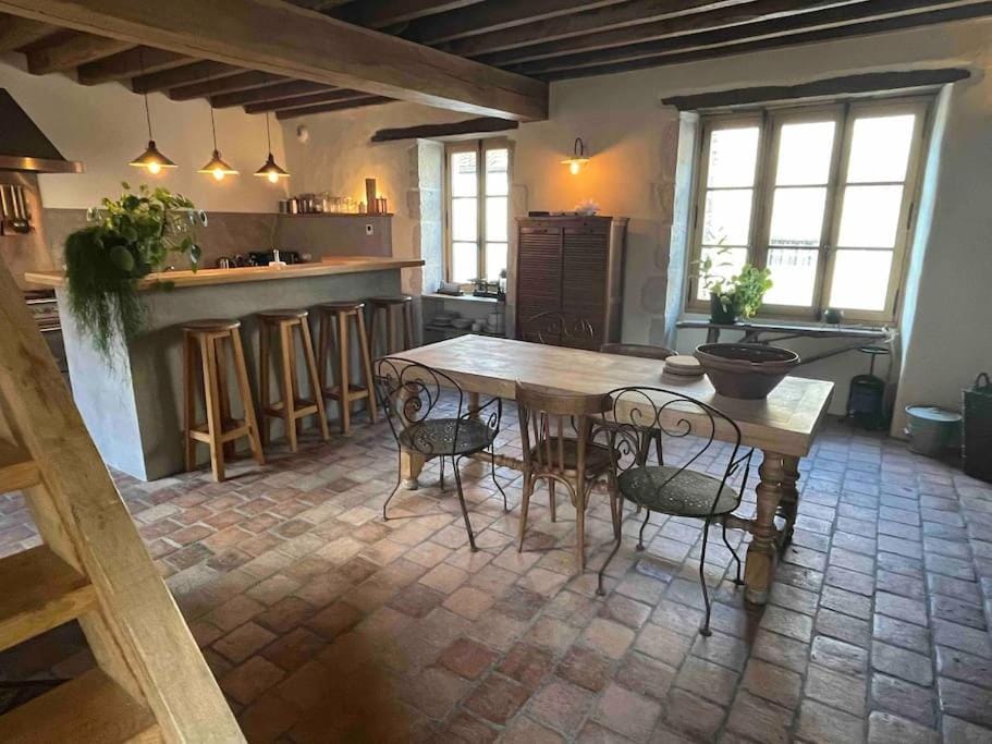 Maison de Campagne in Beautiful Burgundy House in Bourgogne-Franche-Comté