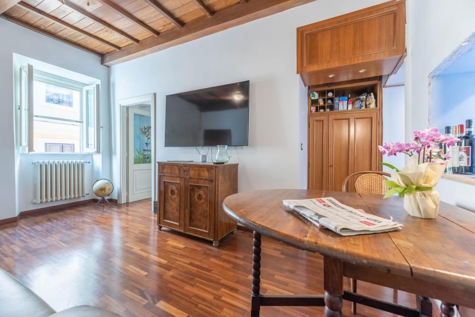 Communal lounge/ TV room, TV and multimedia, Living room, Dining area