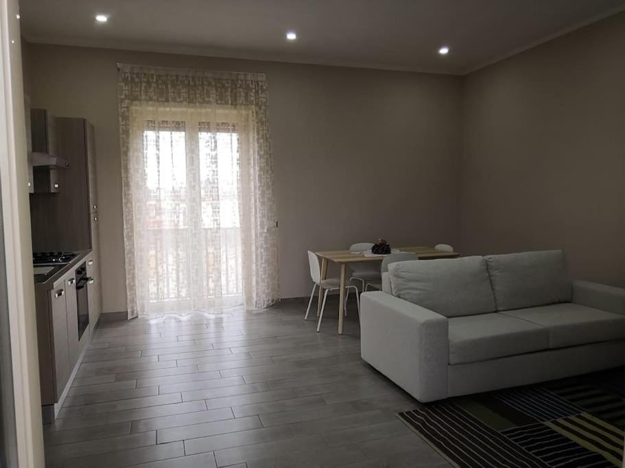 TV and multimedia, Kitchen or kitchenette, Living room, Seating area