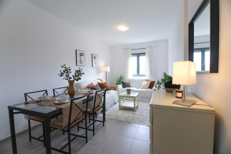 Living room, Photo of the whole room, Seating area, Dining area