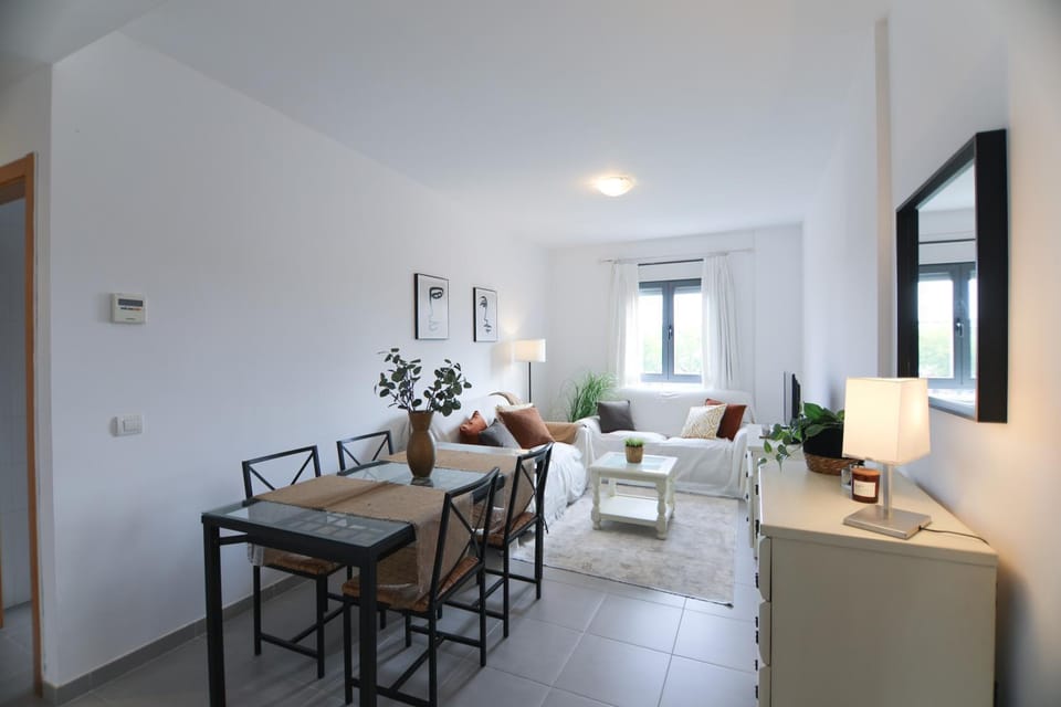 Living room, Photo of the whole room, Seating area, Dining area