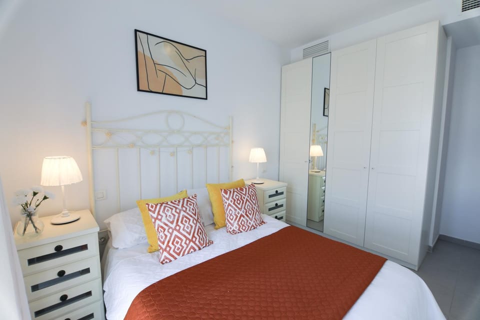 Bed, Photo of the whole room, Bedroom, wardrobe