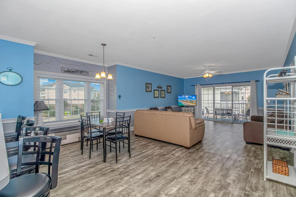 Spacious 2 bed 2 bath Golf Course Condo - Perfect for 6-8 Guests! Magnolia North Unit 201 Apartment in Myrtle Beach