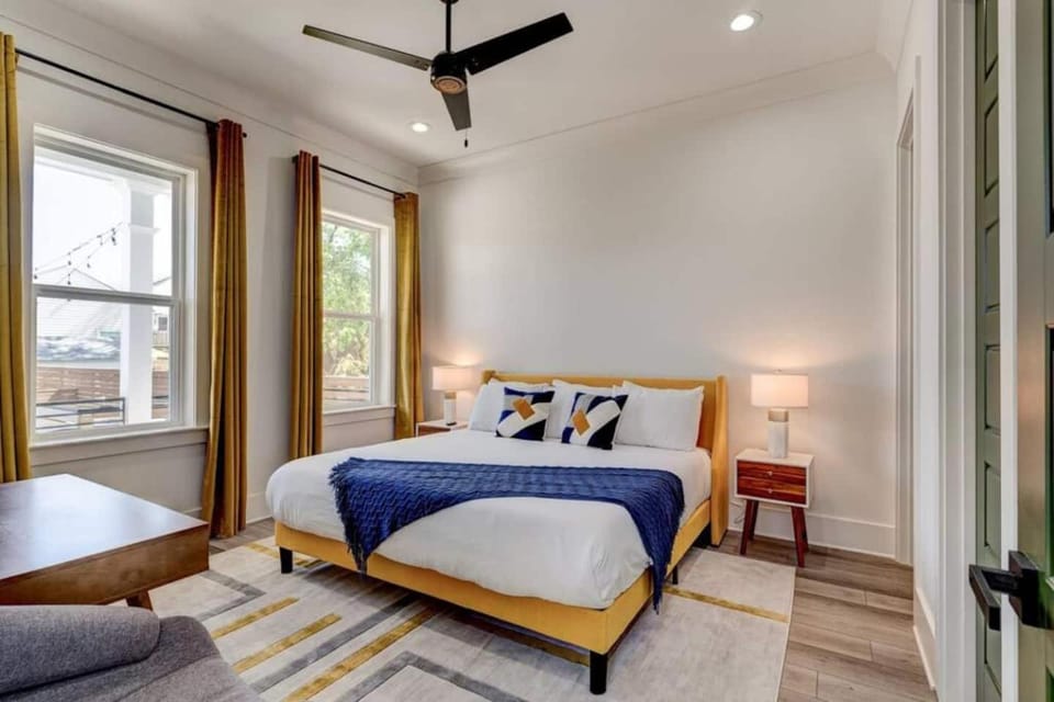 Mid-City retreat w Superdome views & balcony House in New Orleans