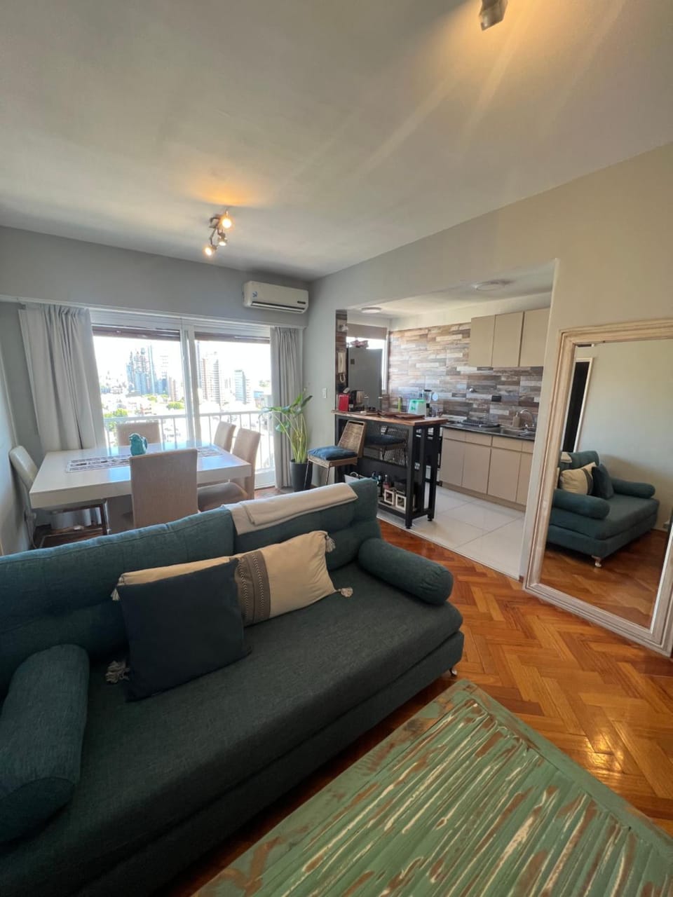 Kitchen or kitchenette, Living room, Seating area, Dining area, minibar