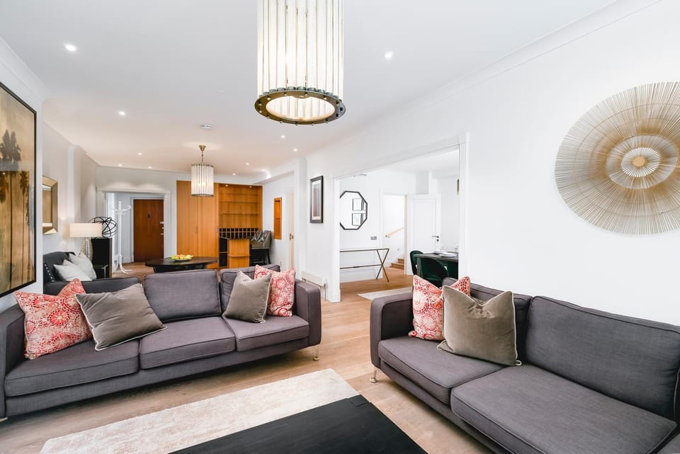 Living room, Seating area