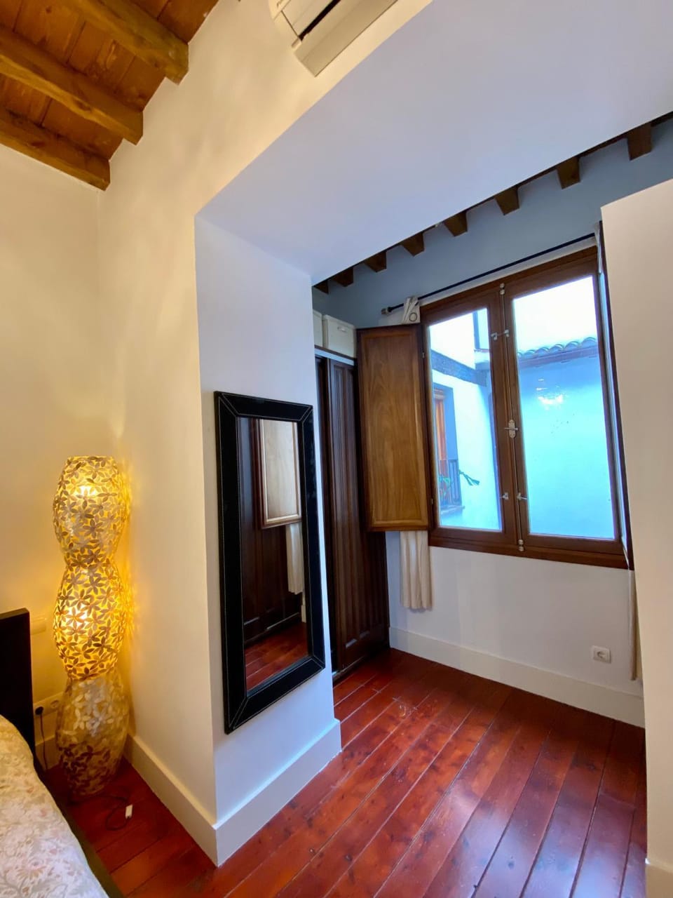 Bedroom, internet, storage, wardrobe, air conditioner