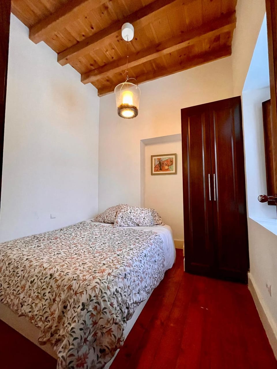 Bed, Photo of the whole room, Bedroom, internet, storage, towels, wardrobe, air conditioner
