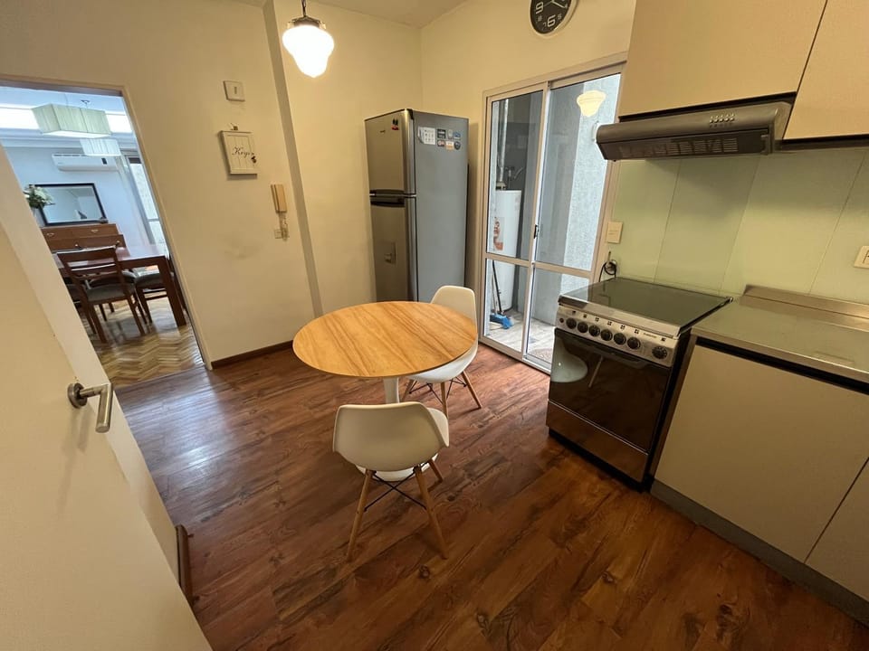 Kitchen or kitchenette, pet friendly, stove