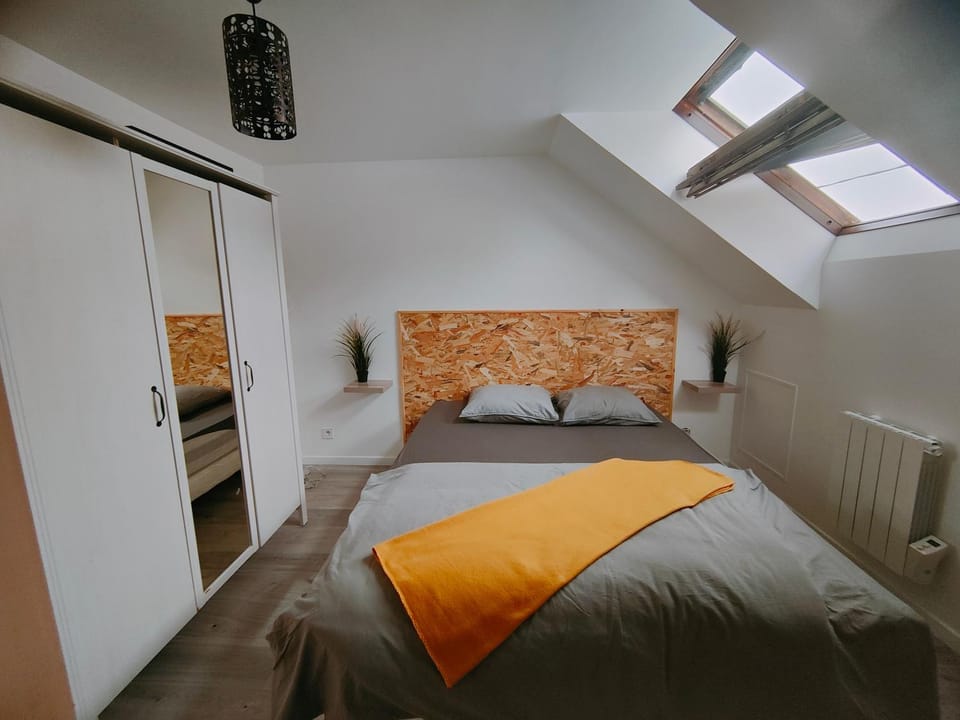 Les Lofts De Provins: Apt 7 Apartment in Île-de-France