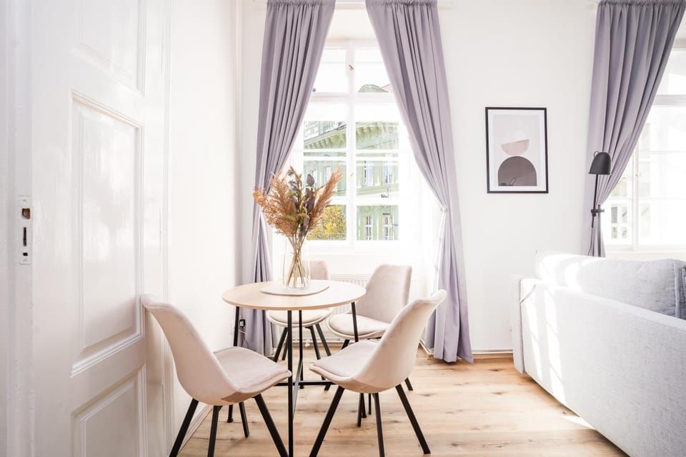 Seating area, Dining area