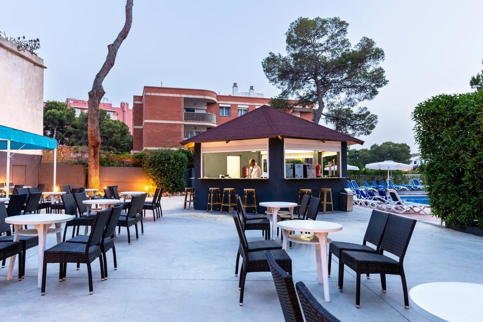 Lounge or bar