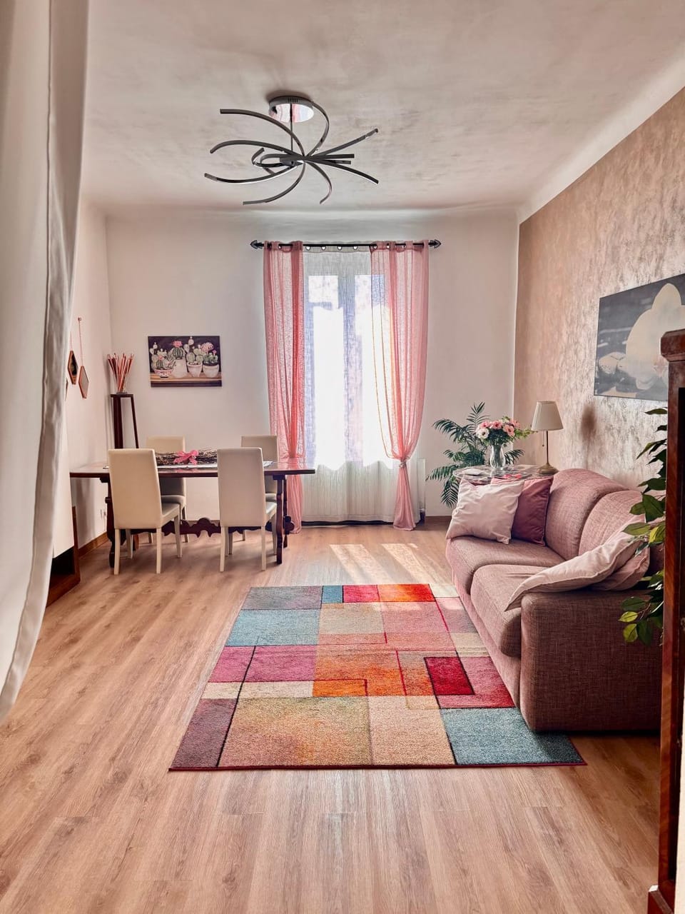 Communal lounge/ TV room, TV and multimedia, internet, air conditioner