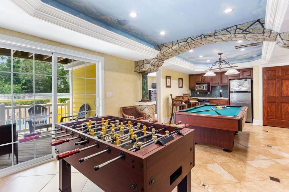 1661 - Crown Jewel House in Corolla
