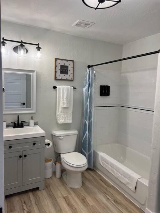 Guest Suites 1998 #1 - Charming 1 bedroom 1 bath Suite Apartment in Idaho Falls