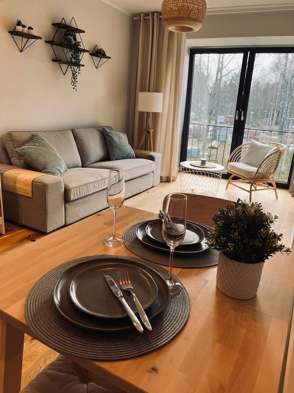 Living room, Seating area, Dining area