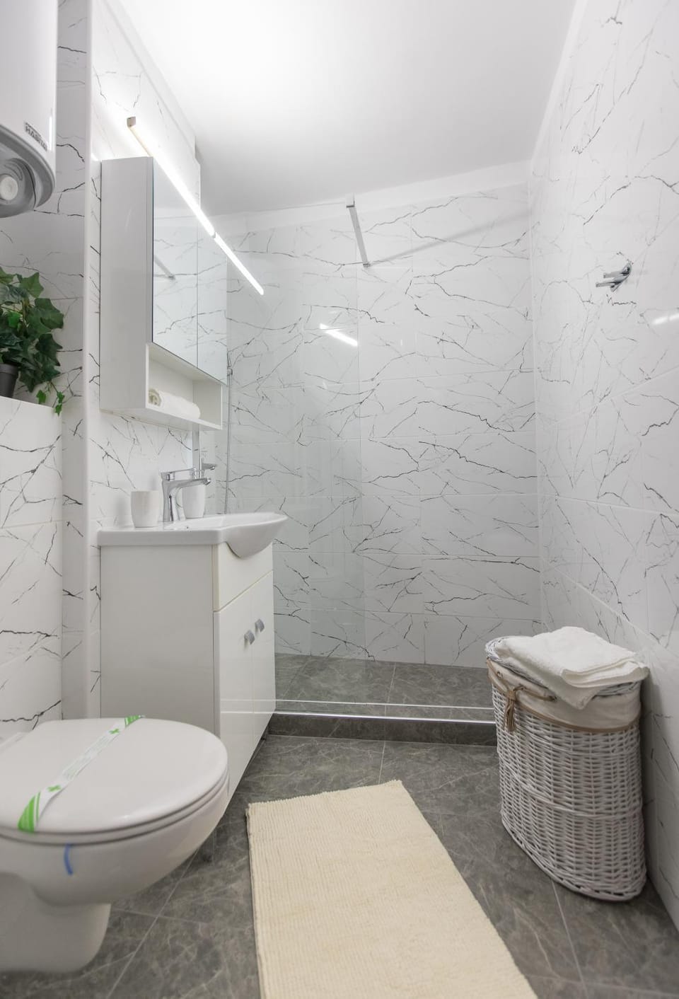 Shower, Toilet, Bathroom
