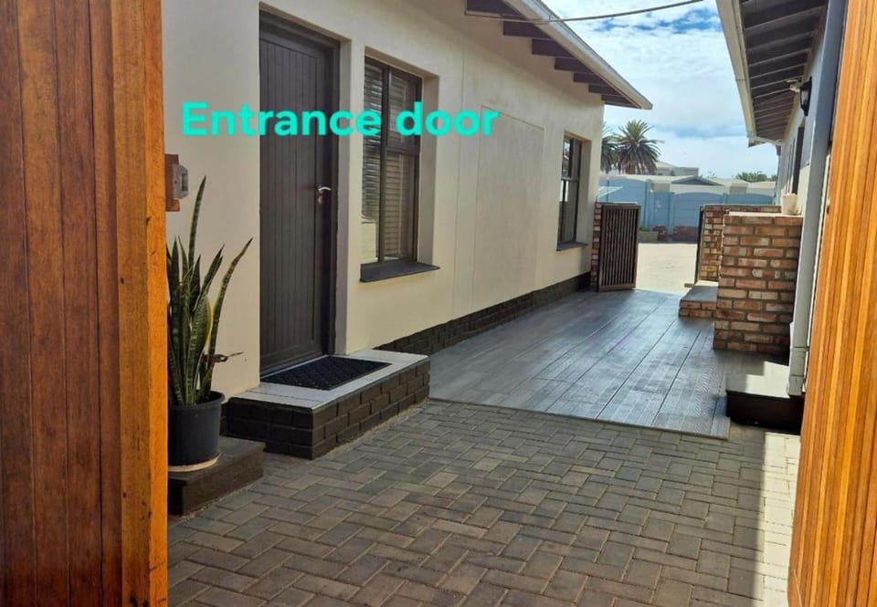 Property building, Facade/entrance
