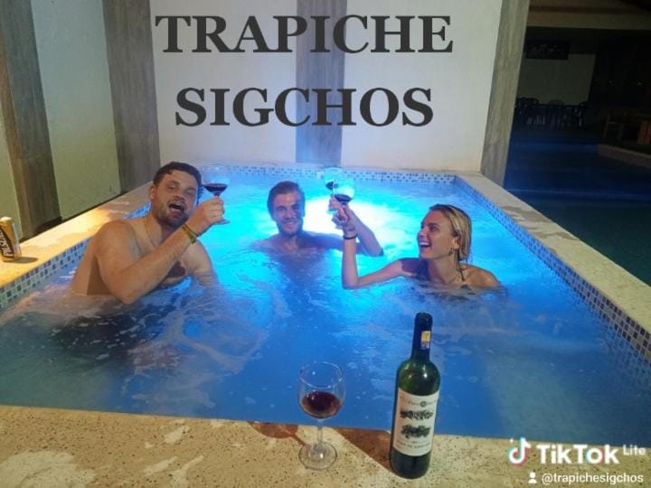 Hot Tub, Hot Tub