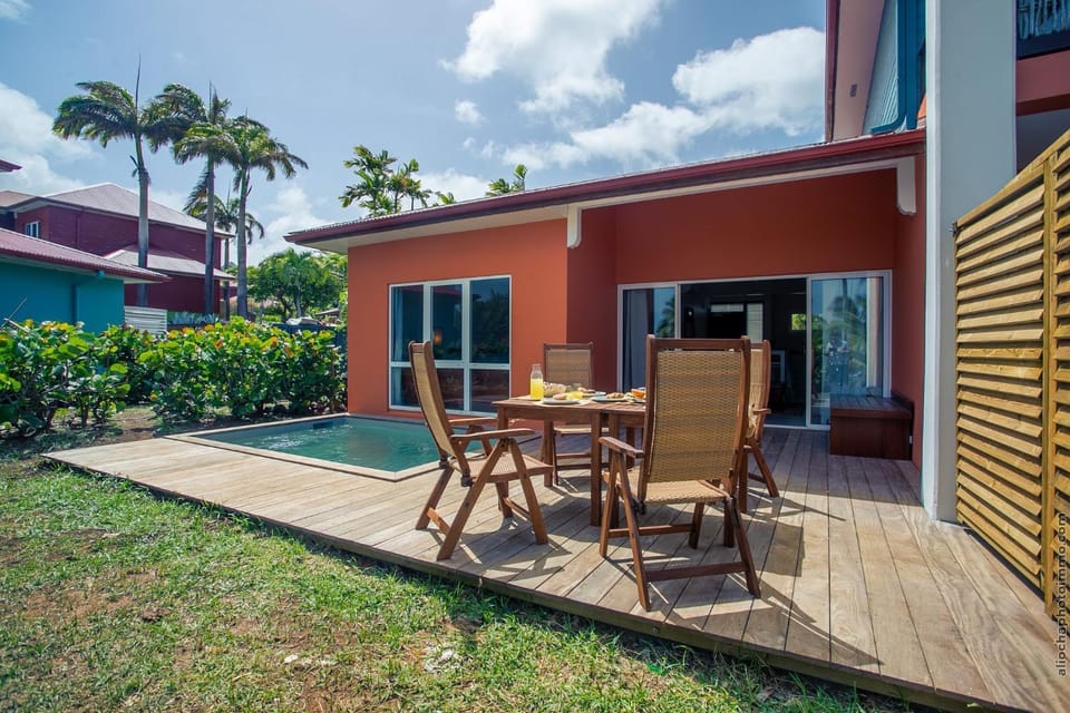Patio, Balcony/Terrace, Dining area, Garden view, Swimming pool