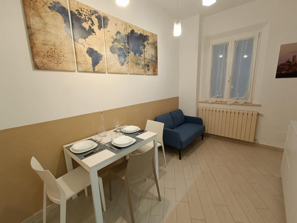 Living room, Dining area