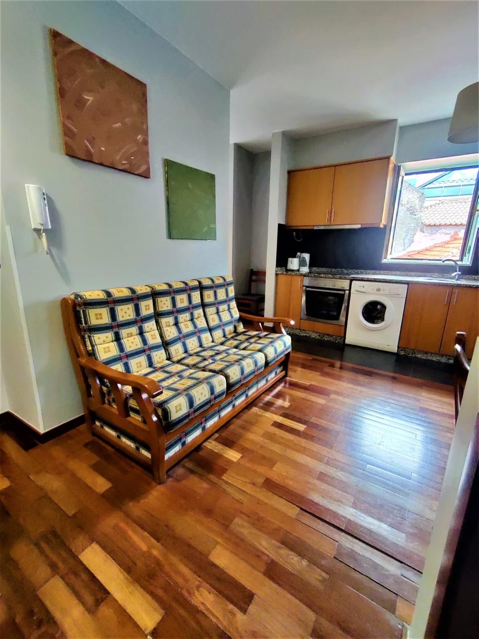 Kitchen or kitchenette, Living room, stove