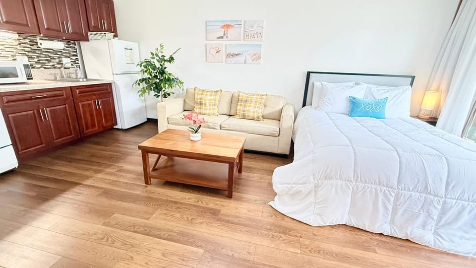 Free parking Comfy central Waikiki Apartment hotel in Honolulu