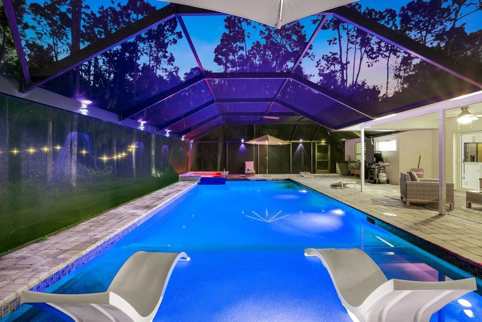 Night, Pool view, Pool view, Swimming pool, sunbed