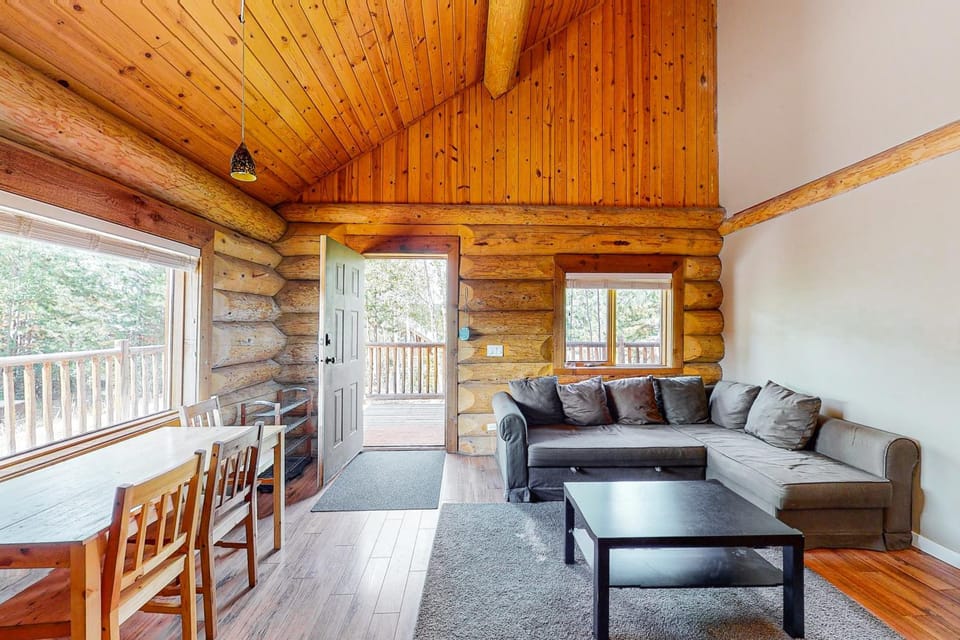 Lac Le Jeune #29 House in British Columbia