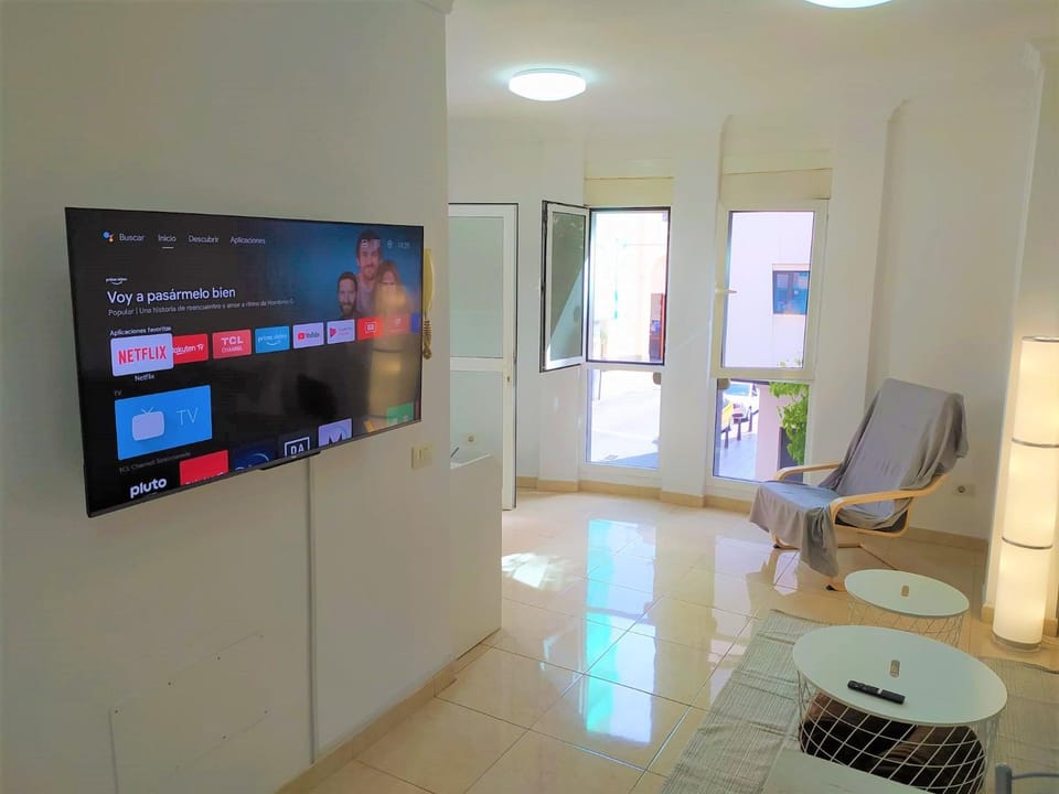 Communal lounge/ TV room, TV and multimedia, Living room, Seating area