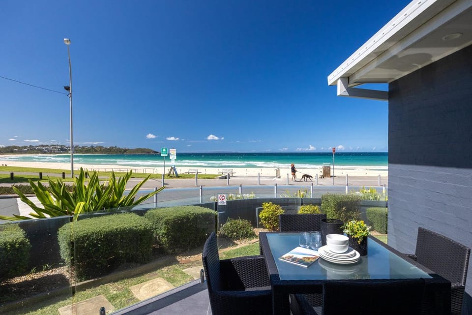 Property building, Day, View (from property/room), Balcony/Terrace, Balcony/Terrace, Beach, Sea view