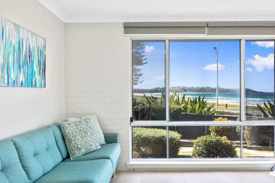 Day, Living room, Seating area, Sea view