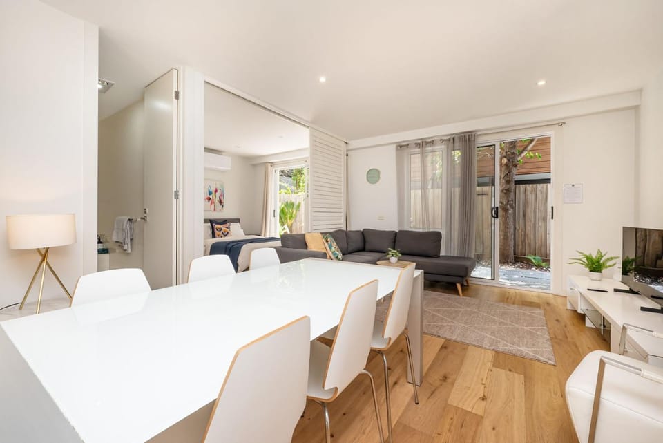 Convenience and Comfort in Carnegie House in Melbourne