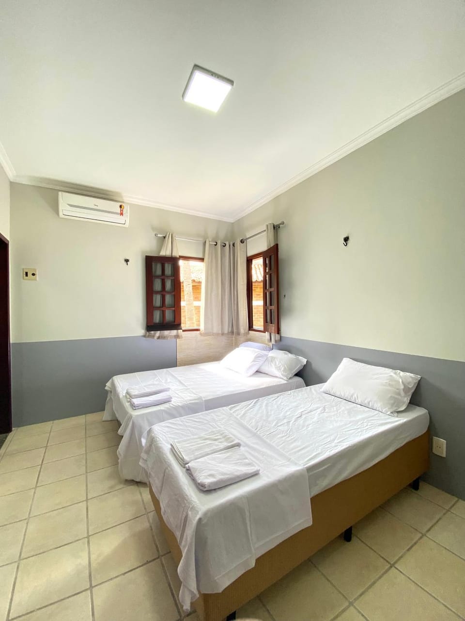 Bed, Photo of the whole room, Bedroom, towels, air conditioner