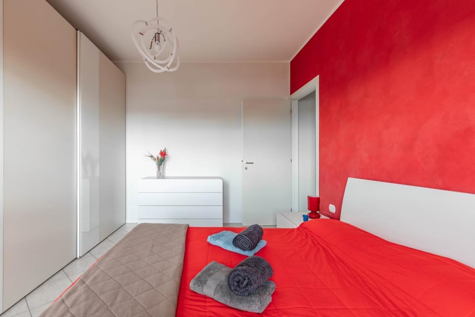 Bed, Photo of the whole room, Bedroom, towels, wardrobe