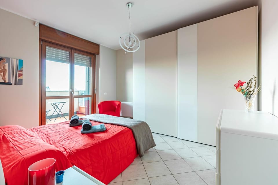Bed, TV and multimedia, Living room, Photo of the whole room, Bedroom, hair dresser