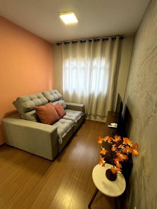 CONDOMÍNIO SOLAR DI LUCCA lindo apartamento com AR CONDICIONADO e próximo a UEL Apartment in Londrina