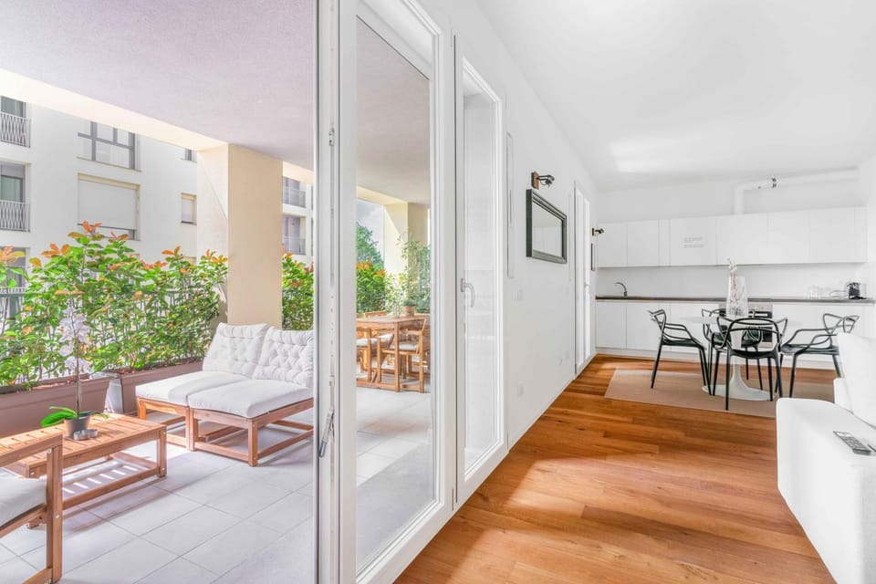 View (from property/room), Balcony/Terrace, Seating area