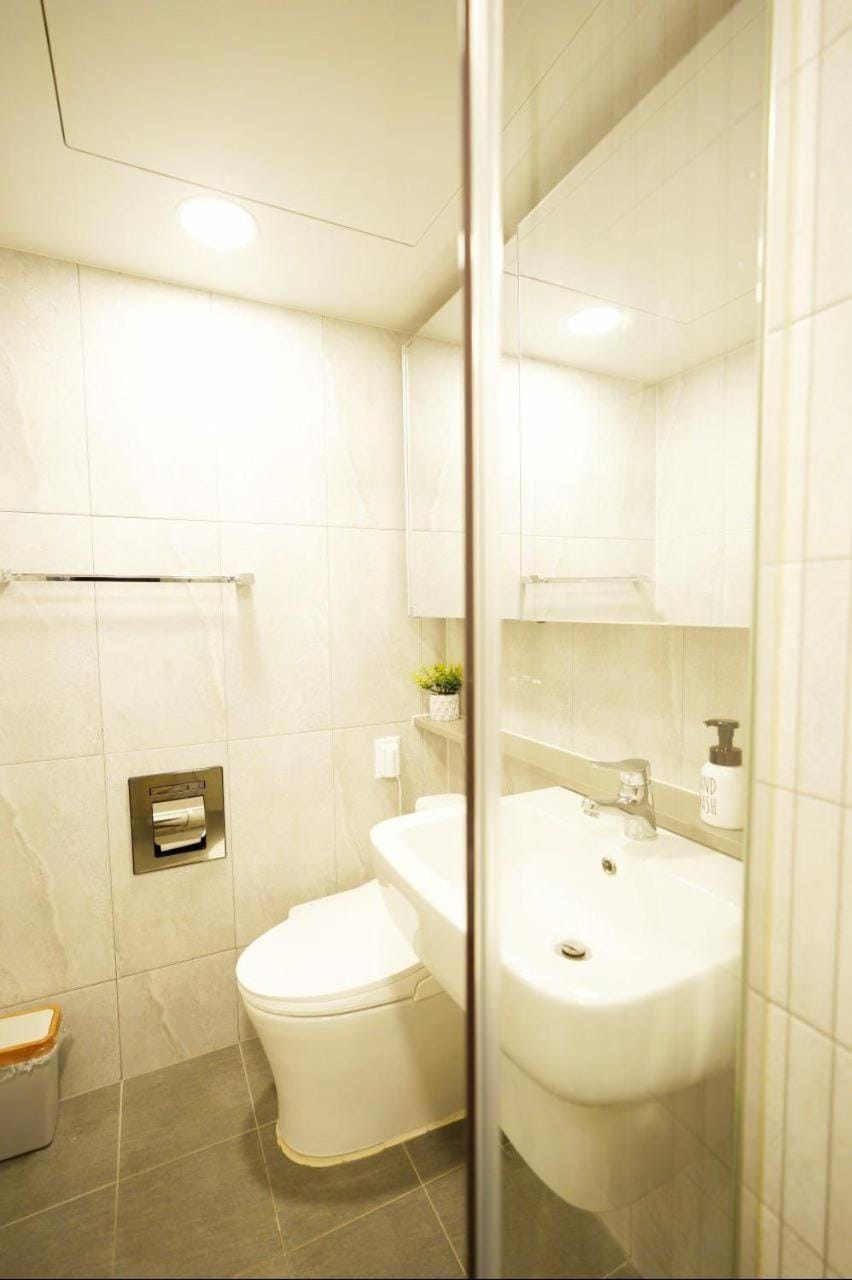 Toilet, Bathroom