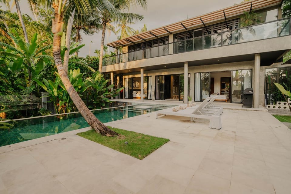 Property building, Garden view, Swimming pool