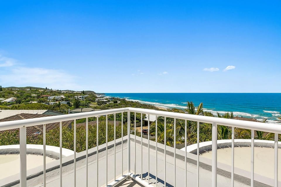View (from property/room), Balcony/Terrace, Beach