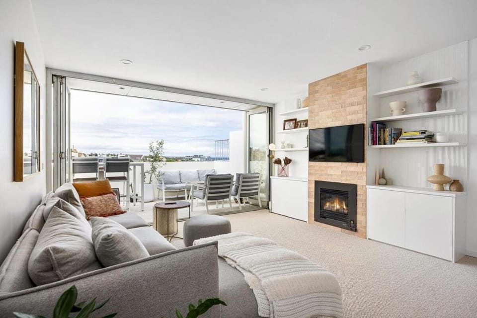 Sandy@Village - newly renovated + bay views Apartment in Melbourne
