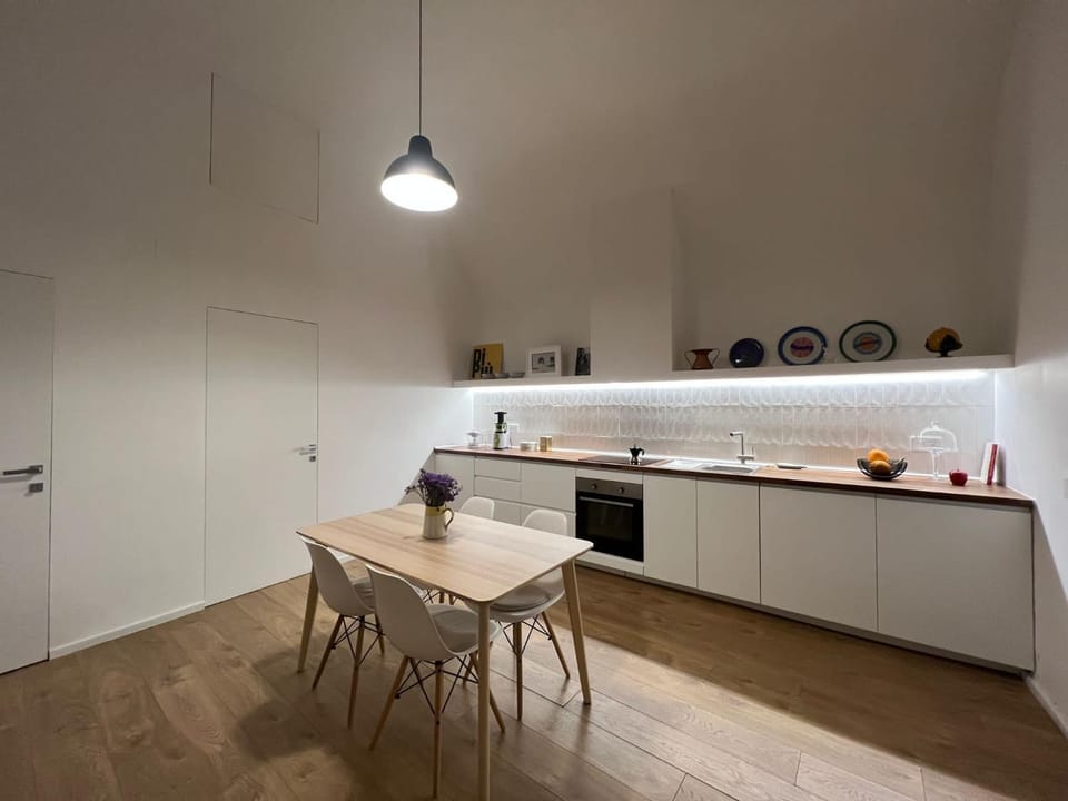 La finestra su Chiaia Apartment in Naples
