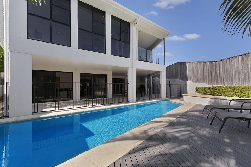 Swimming pool, Swimming pool
