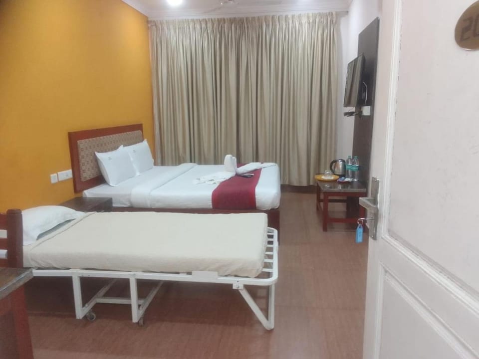HOTEL King Park Hotel in Puducherry