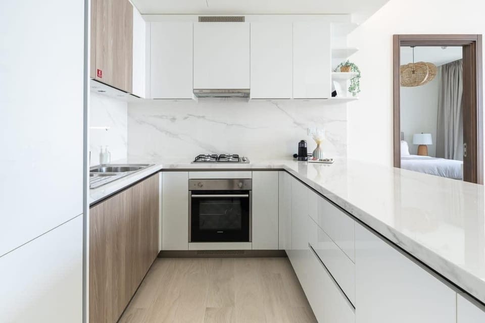 Frank Porter - One Park Avenue Apartment in Dubai